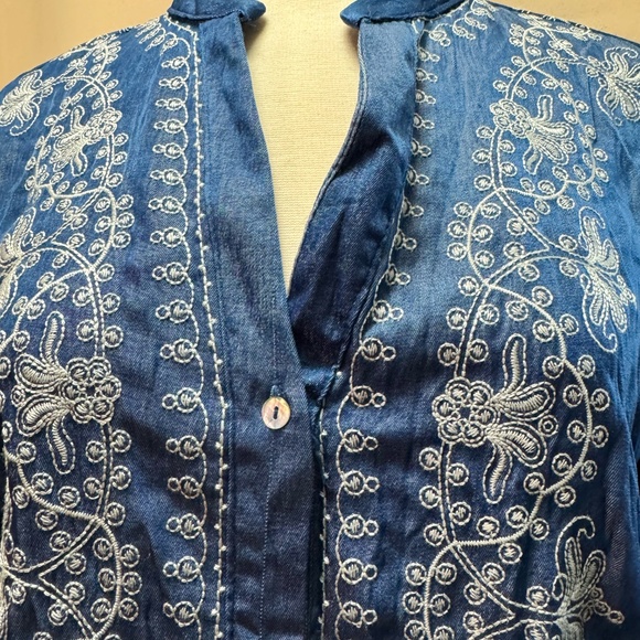 LIV Los Angeles embroidered, lightweight jacket/shirt, size M - Picture 7 of 8